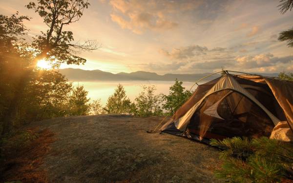 палатка пейзаж горы природа утро восход солнца обои для рабочего стола