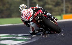 Обои гонщик мотоцикл Ducati трасса гонка вид сзади на рабочий стол