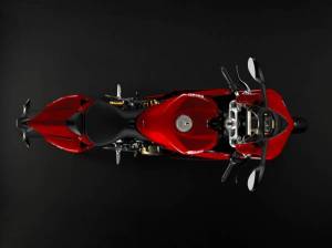 Обои красный спортивный мотоцикл Ducati вид сверху на рабочий стол