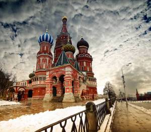 Обои собор Храм в России, густые облака, зима на рабочий стол
