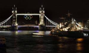 Обои олимпийские кольца на тауэрском мосту в Лондоне на рабочий стол