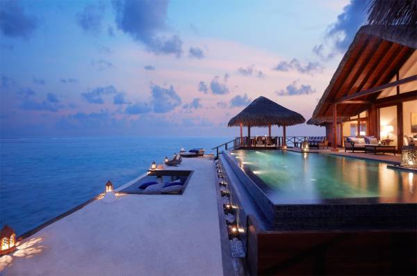 Мальдивы домик на берегу океана обои для рабочего стола