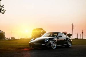 Обои черный 911 Porsche на закате солнца на рабочий стол