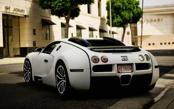 машина Bugatti Veyron, вид сзади, белый цвет обои для рабочего стола