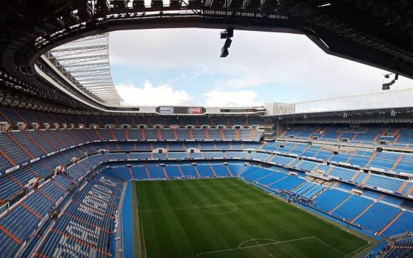 пустой футбольный стадион Real Madrid обои для рабочего стола