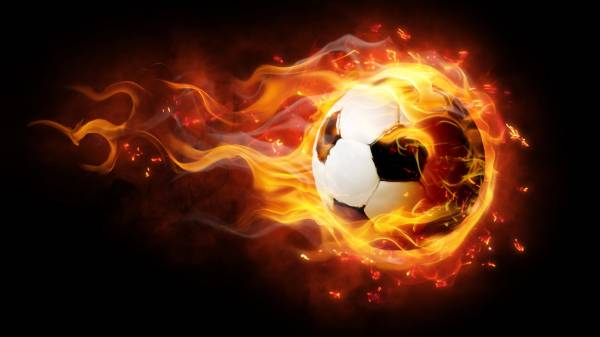 футбольный мяч летит в огне обои для рабочего стола