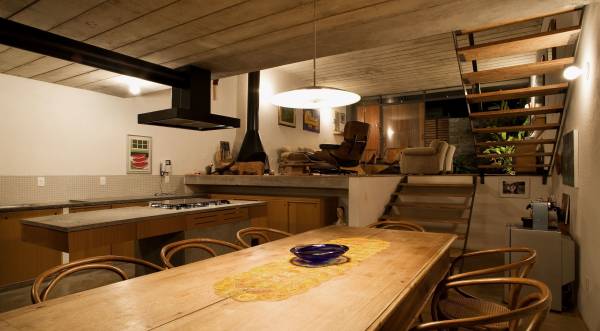 стильная кухня из дерева в шикарном доме, интерьер обои для рабочего стола