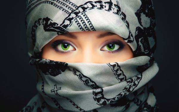 девушка, платок, паранджа, лицо, зеленые глаза обои для рабочего стола