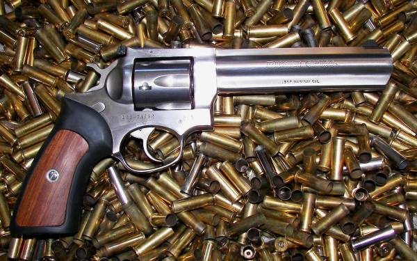 Ruger GP100 пистолет револьвер Magnum 357 обои для рабочего стола
