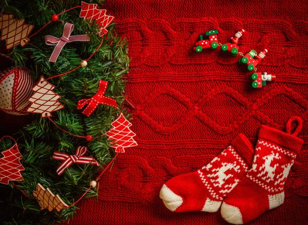Рождество, елка, вязанный узоры, новогодние носки обои для рабочего стола