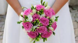 Обои свадебный букет роз на рабочий стол