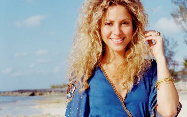 певица Шакира (Shakira) обои для рабочего стола